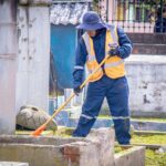 RIOBAMBA. Trabajos de adecentamiento y limpieza en el Cementerio Municipal en preparación para el Día de la Madre.